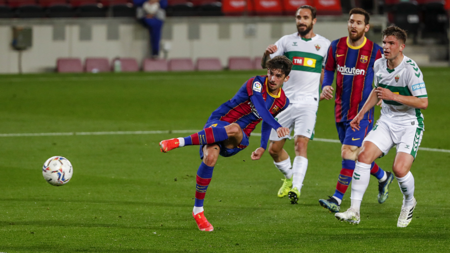 "Elche" beats "Barcelona" to rise to third position in Spain