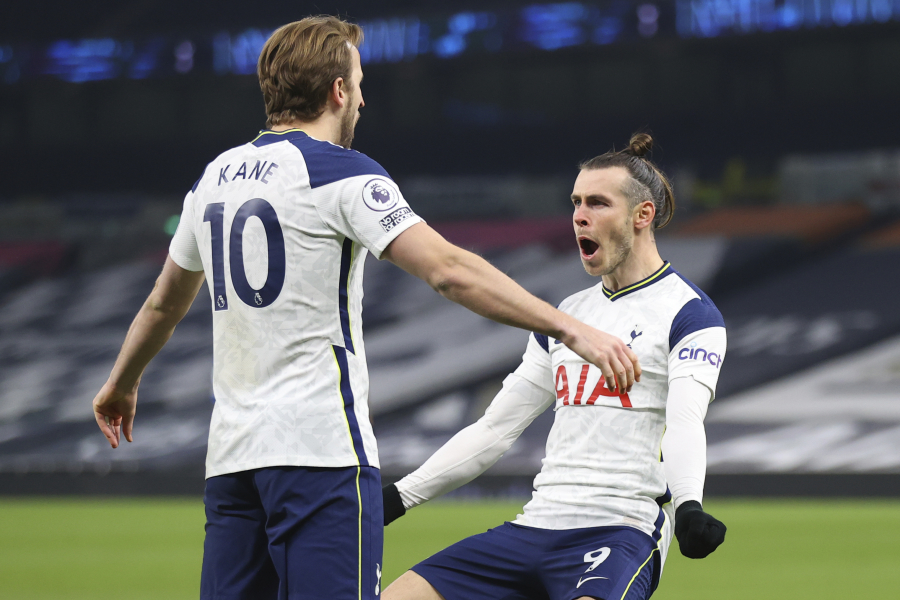 H. Kane and G. Bale lead Tottenham without trouble against Crystal Palace.