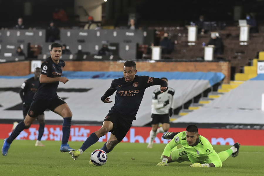 At the beginning of the second half, the crumbling "Fulham" team could not resist against "Man City"