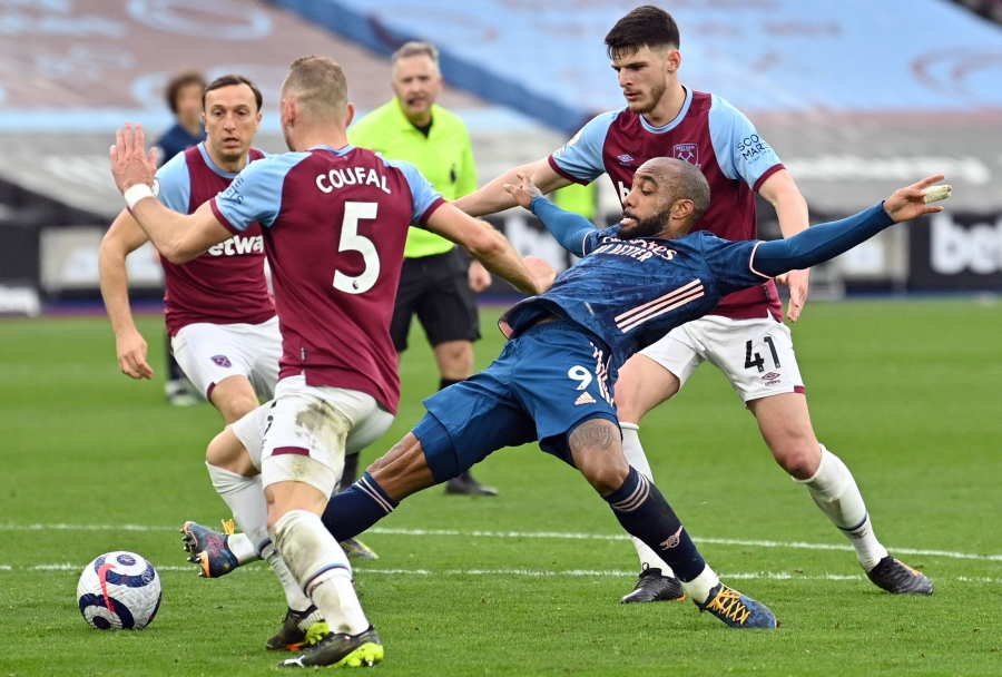 The team of "Arsenal" which eliminated a three-goal deficit earned a point in the London derby.