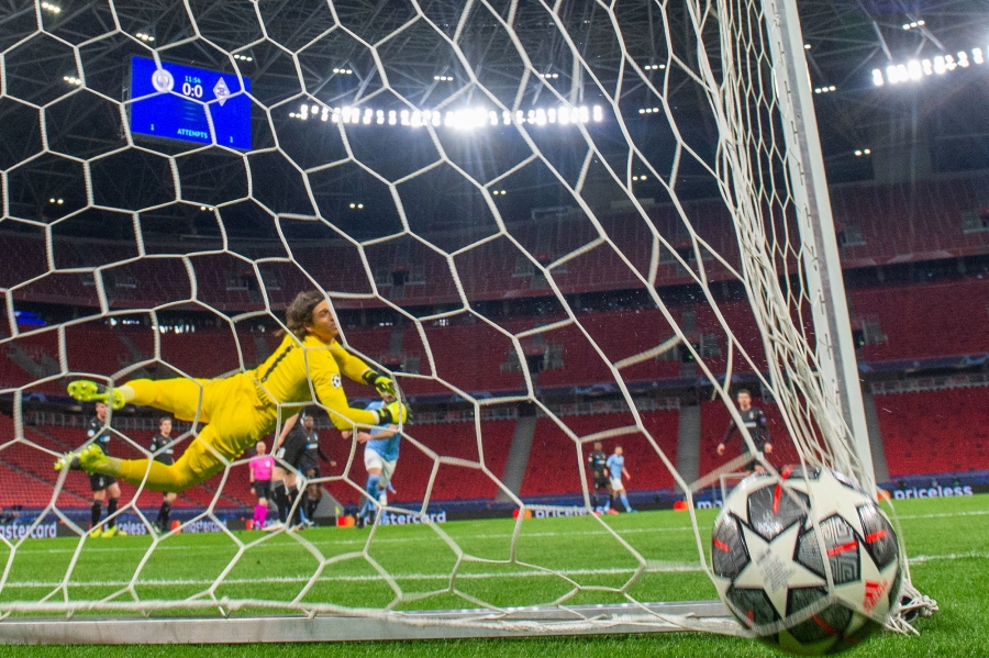 Curiosity in Romania: player broke the goal during the match