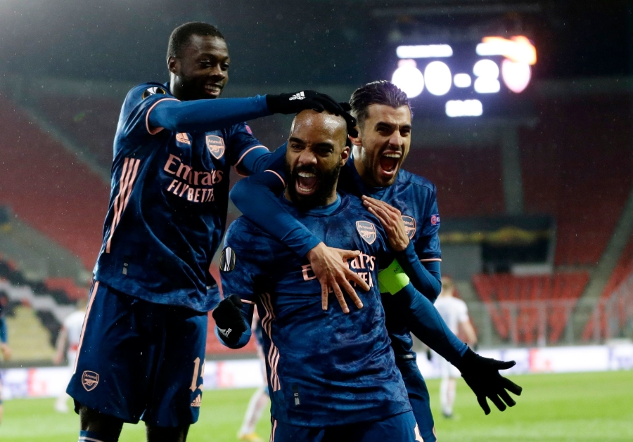 EN: "Arsenal" beats "Slavia", "Roma" withstands "Ajax" pressure