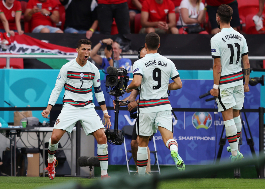 Portugal breaks through Hungarian defense only at the end of the match