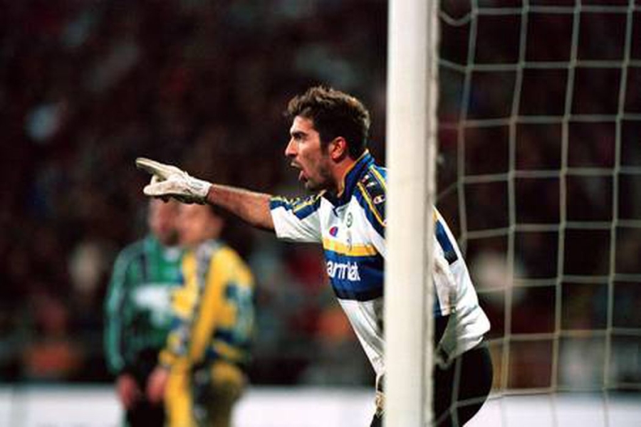 Official: G. Buffon returns to "Parma"