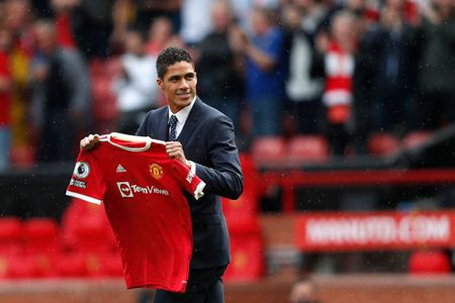 R. Varane officially presented before the first "Man Utd" season match