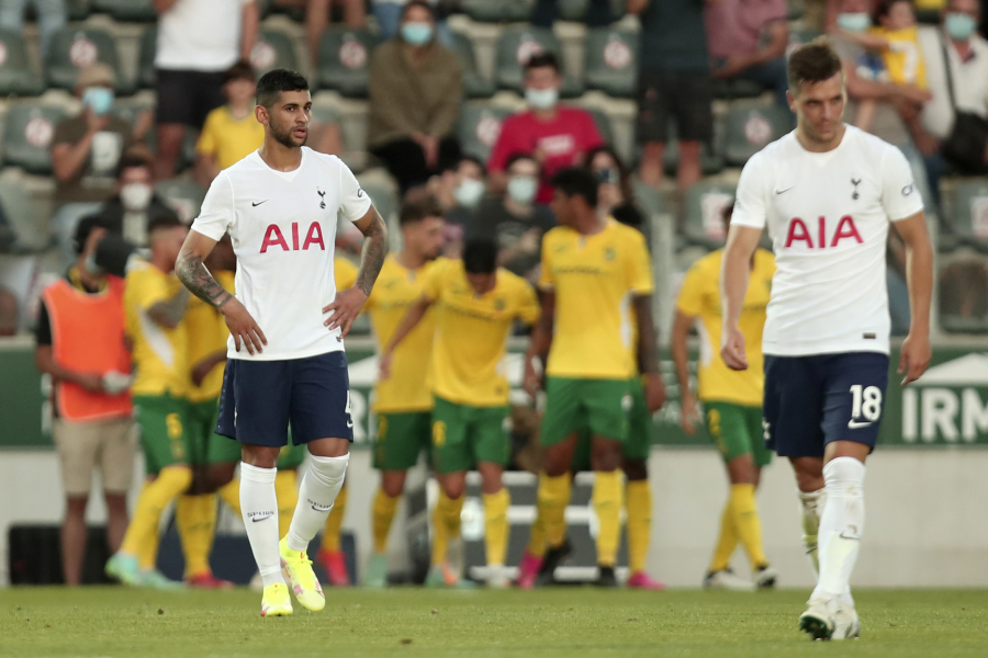 "Tottenham" started the fight for a place in the Conference League with a loss