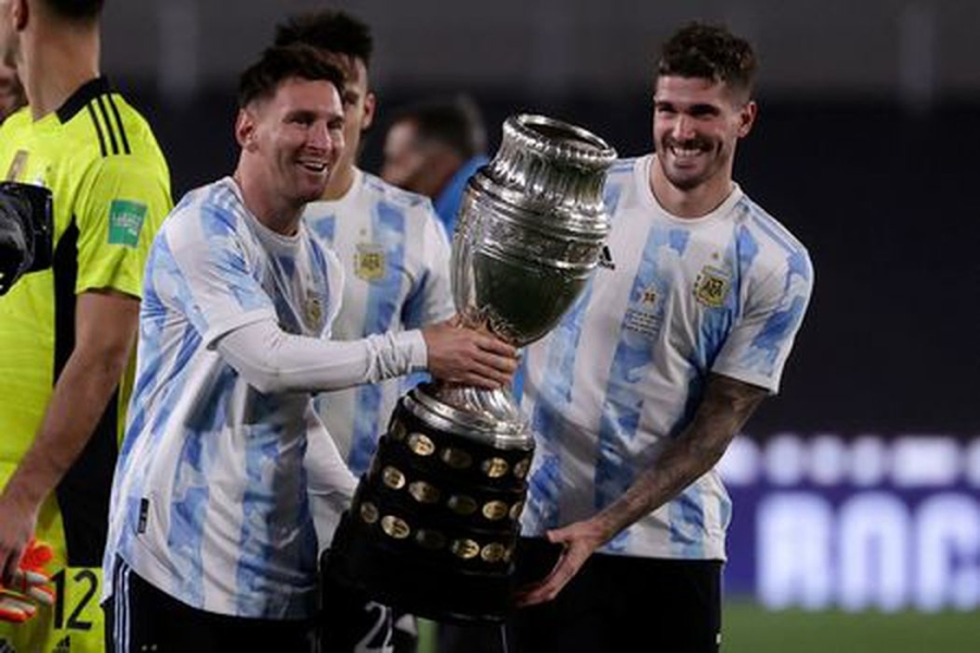 L. Messi day: "hat-trick", tears of joy among fans and South American record