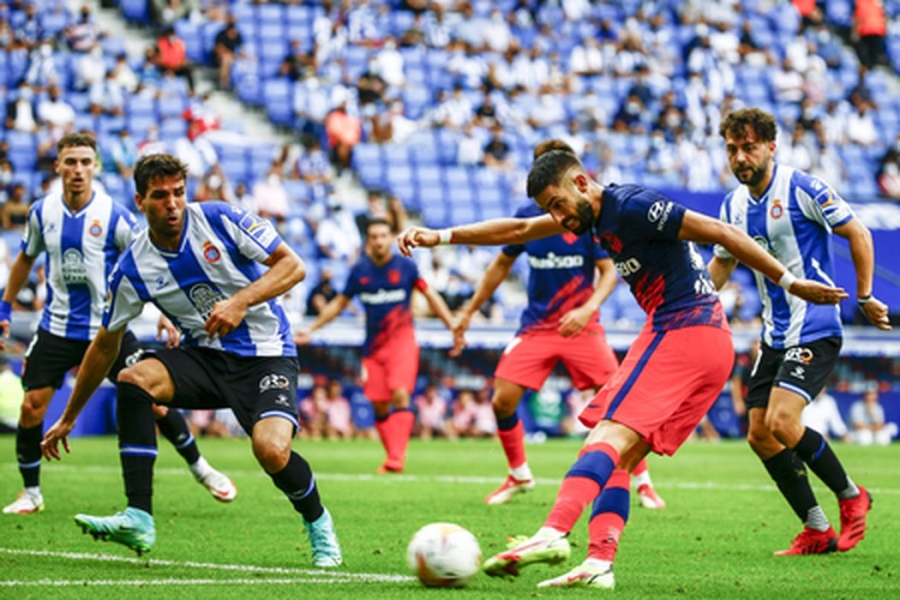 "Atletico" from Madrid snatched victory against "Espanyol" in the 99th minute of the match