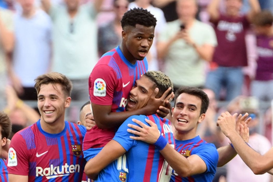 "Barcelona" easily dealt with "Levante", and A. Fati, who returned from injury, stood out