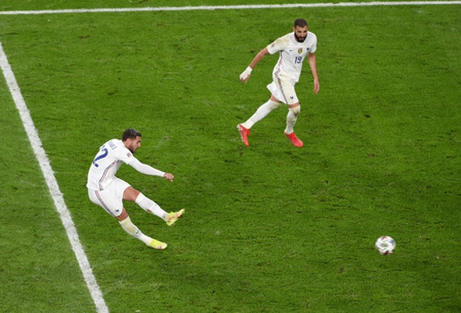 T. Hernandez's strike leads France to the Nations League final