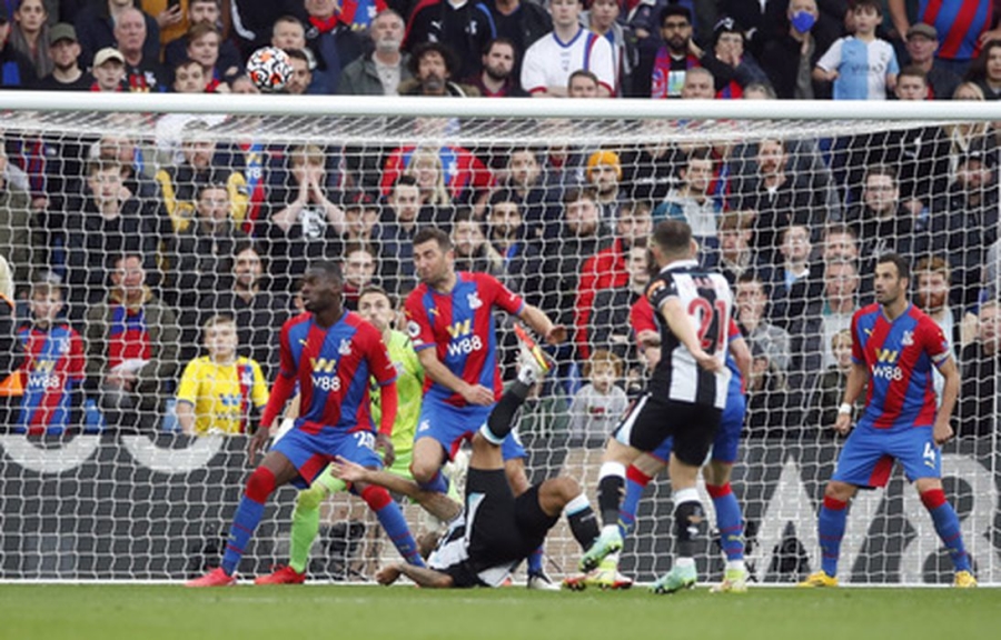 See: C. Wilson's great goal against himself, which tore apart the equalizer