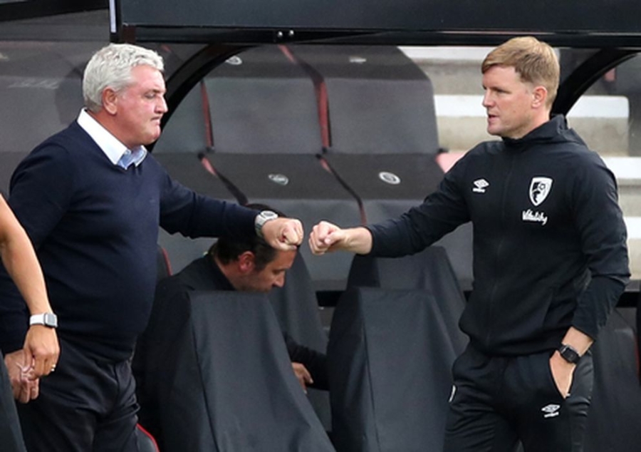 Official: E. Howe takes over at "Newcastle United"