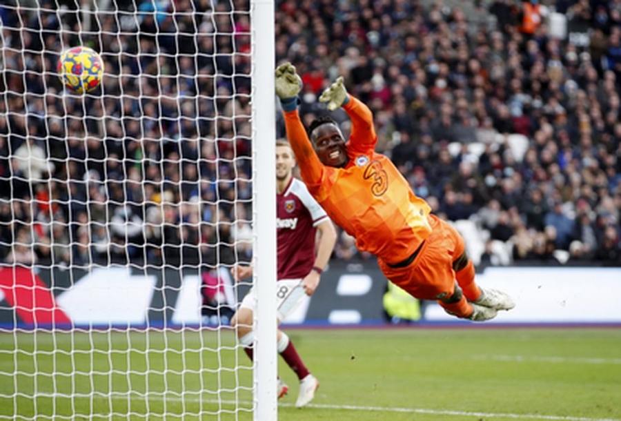 Kinship A. Masuaku's goal forced Chelsea team to surrender in the derby