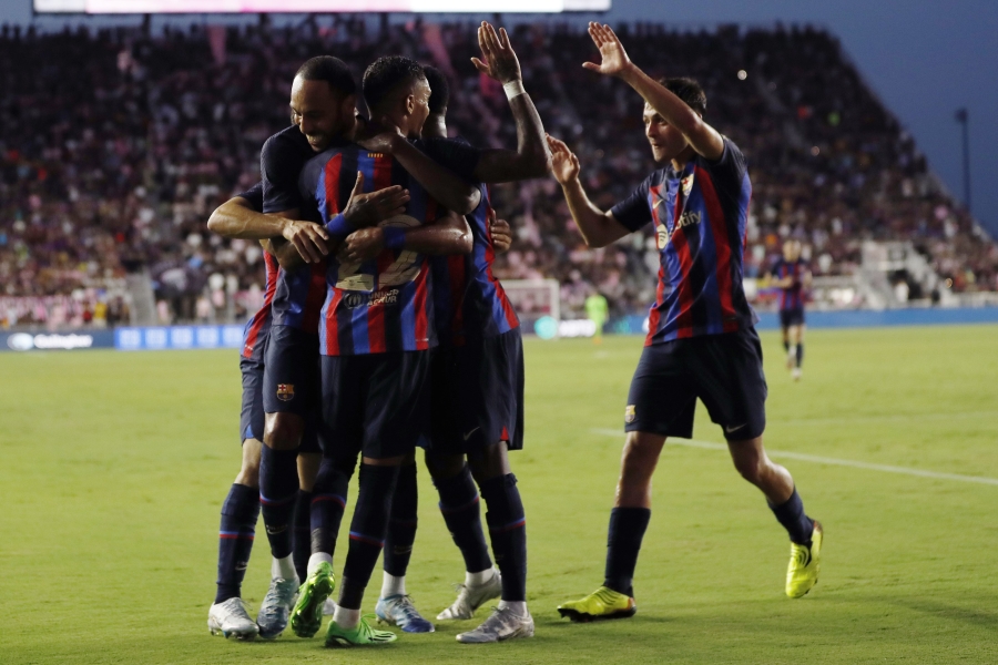 "Barca" defeated the Miami team in a friendly match