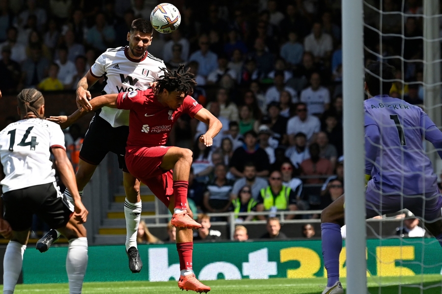 "Liverpool" tore apart the equally playing "Fulham"