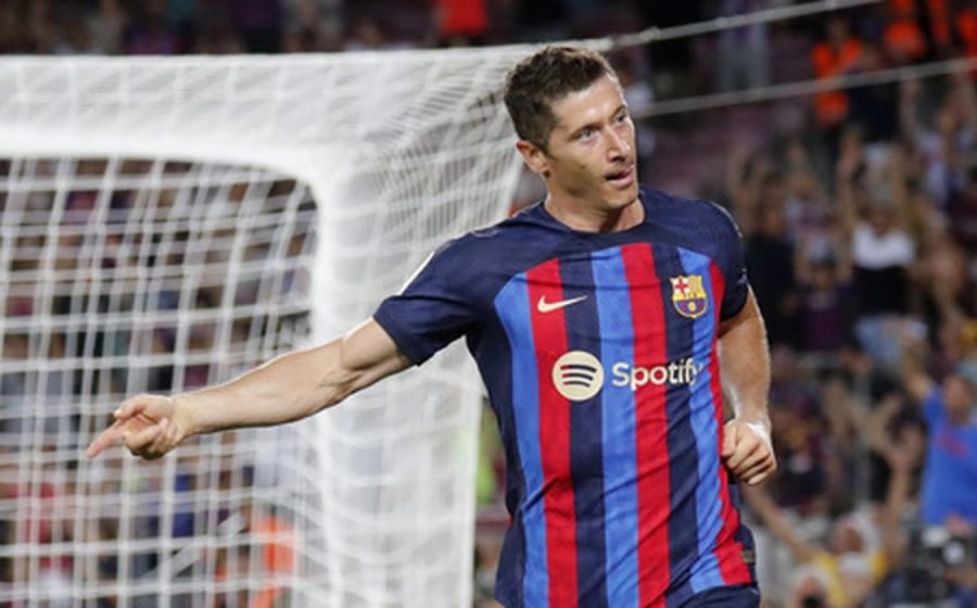 The second R. Lewandowski's "double" in a row determined the victory of "Barcos"