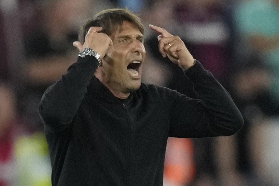 A. Conte takes charge of "Napoli" after requesting solid wages