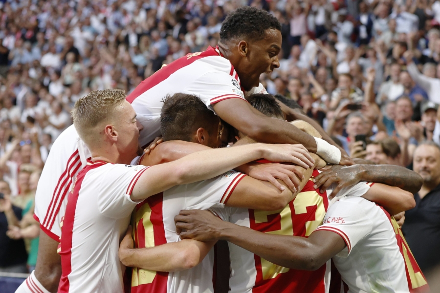 Eredivisie triumphs - surpasses Portuguese in the UEFA table