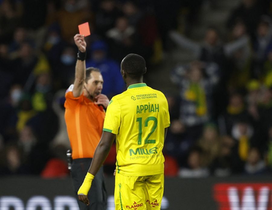 Statistics of red cards in top leagues: among the leaders – the French