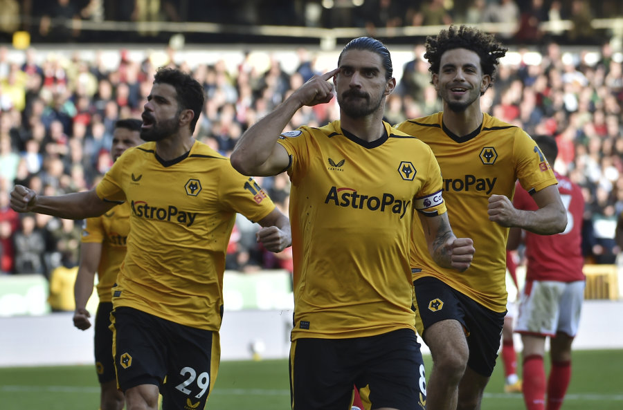 "In a duel of outsiders of the Premier League, "Wolves" claimed victory"