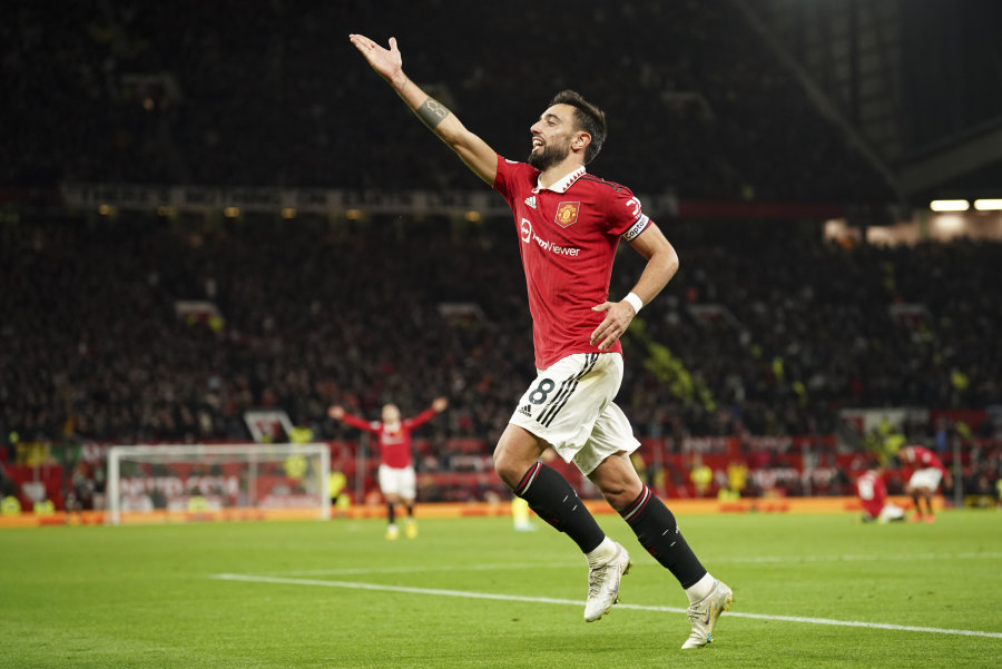 "Man United" overcame "Tottenham" footballers showing total domination