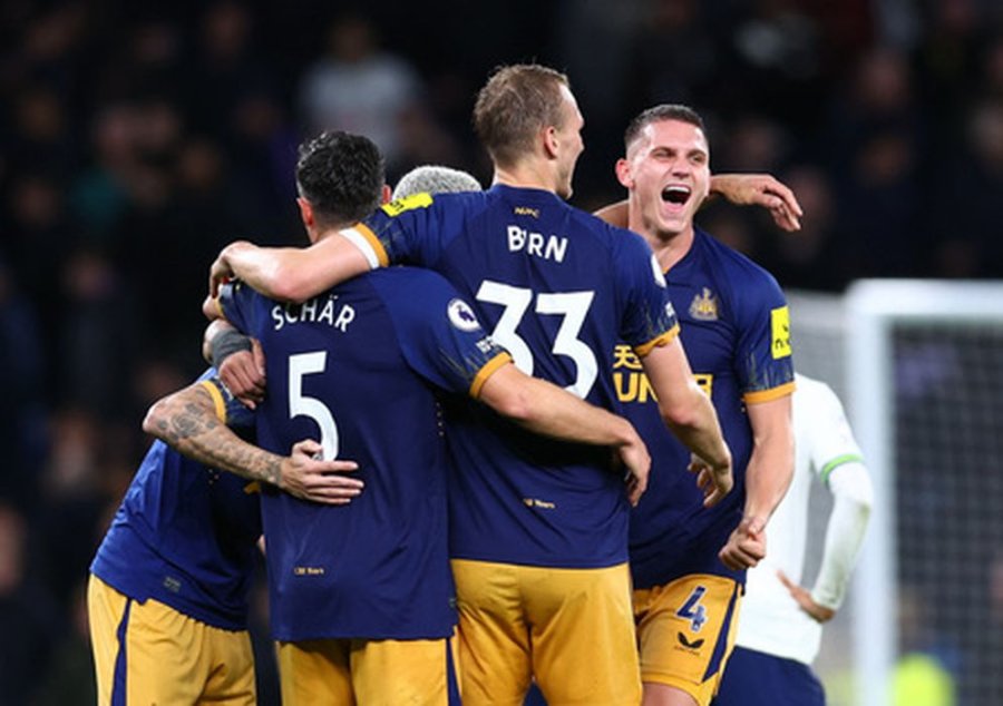 "Newcastle" stuns "Tottenham" away with eleven goals