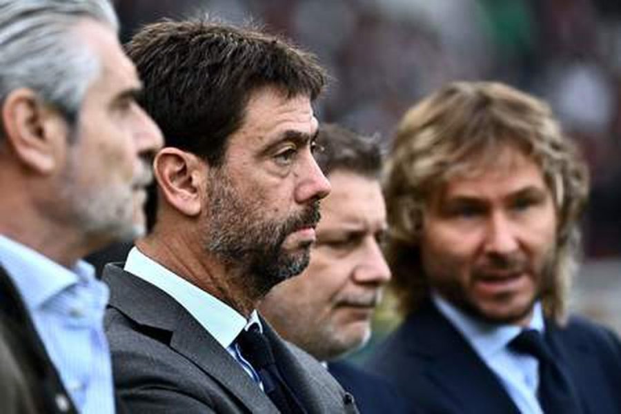 Changes in "Juventus" club: P. Nedved and A. Agnelli Resign