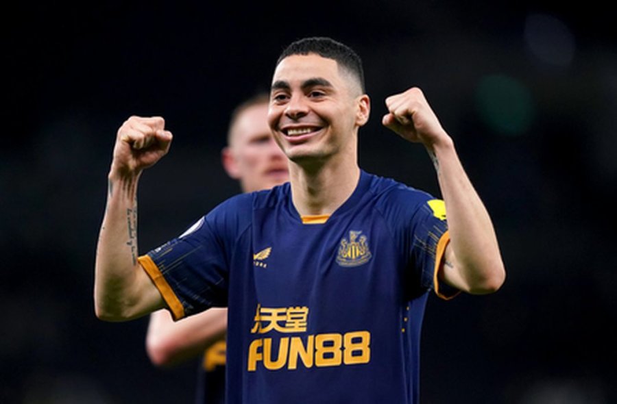 Newcastle to award Almiron with a new contract