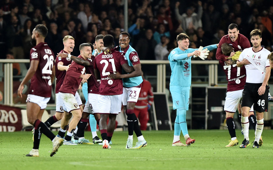 Torino crushed AC Milan footballers.