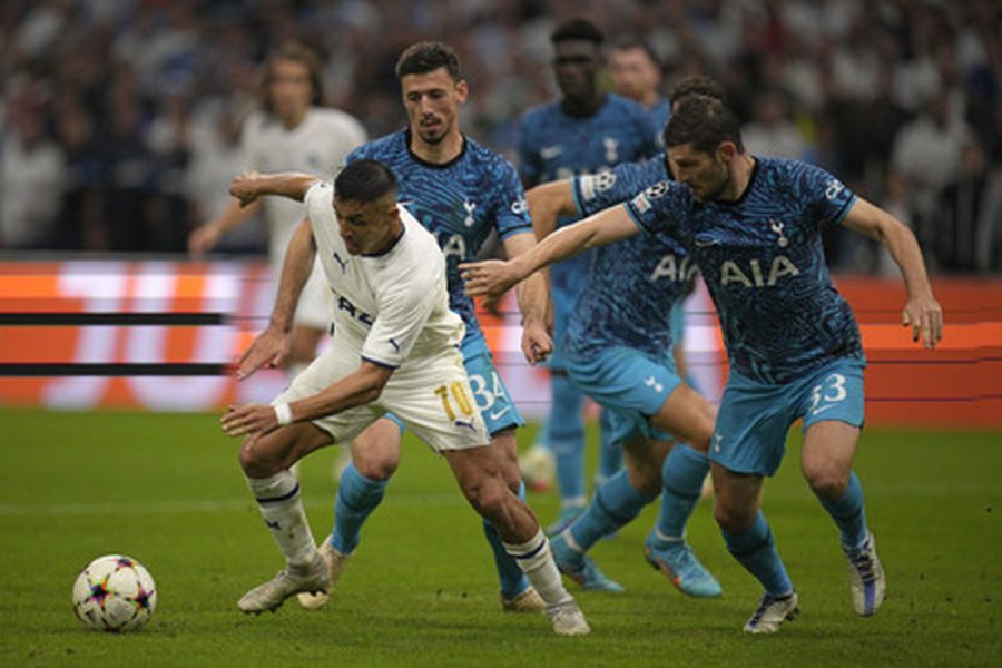 From the dramatic D group to the play-offs stepped "Tottenham" and "Eintracht"