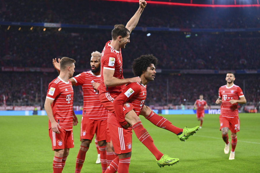 S. Gnabry scored a hat-trick as Bayern cruised past Werder footballers.