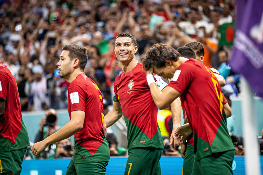 Portugal advances to the quarterfinals by defeating Uruguay