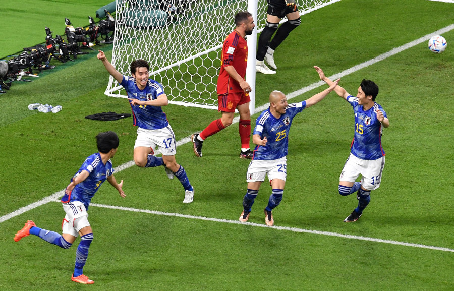 Unbelievable: Japan crushed Spaniards and finished in first place in the group