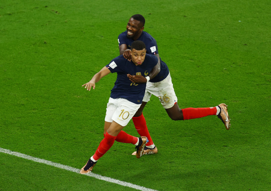 France beat Poland and advanced to the quarterfinals of the World Cup.