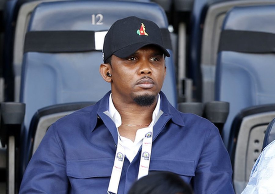 Uncontrolled Anger: S. Eto'o's leg strikes a fan in the head (VIDEO)