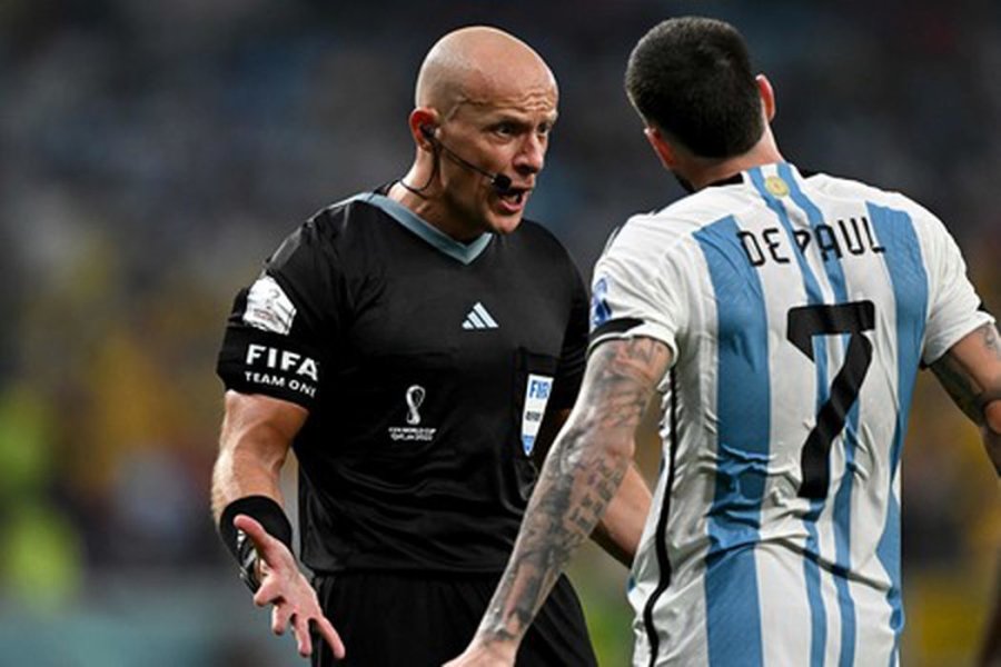 The French scalped final referee presented a disarming answer