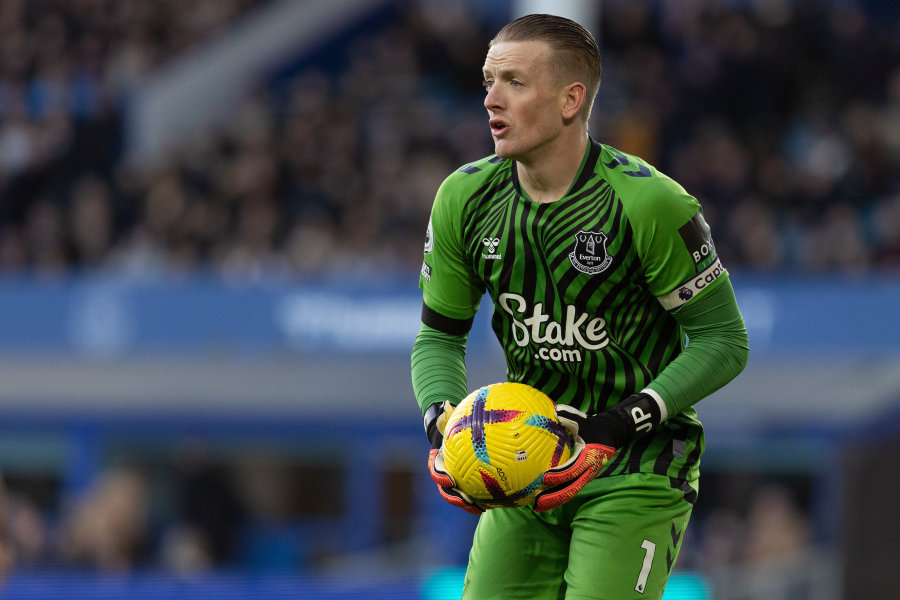 J. Pickford has extended contract with "Everton