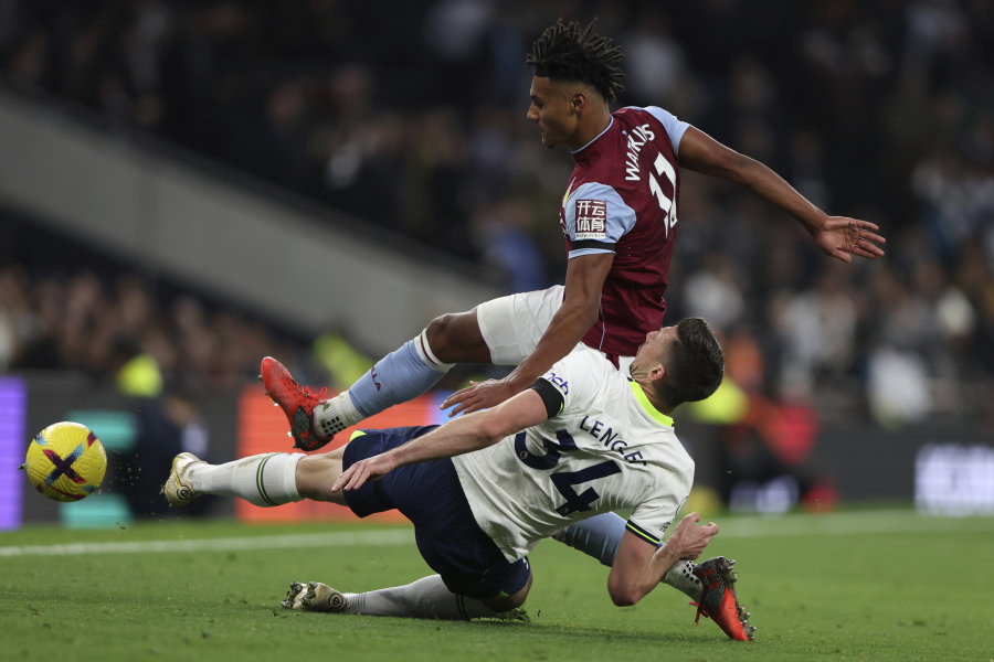 Aston Villa" defeats "Tottenham" team