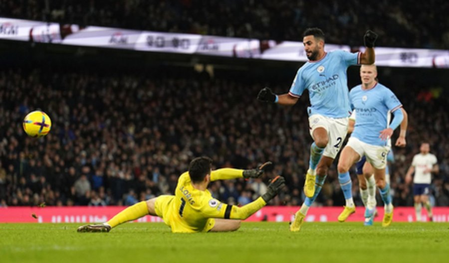 Manchester City" footballers overcame "Tottenham" by eliminating a 2-goal deficit