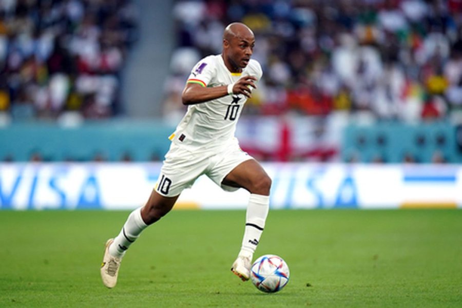 A. Ayew rejected "Everton" offer and chose "Nottingham Forest