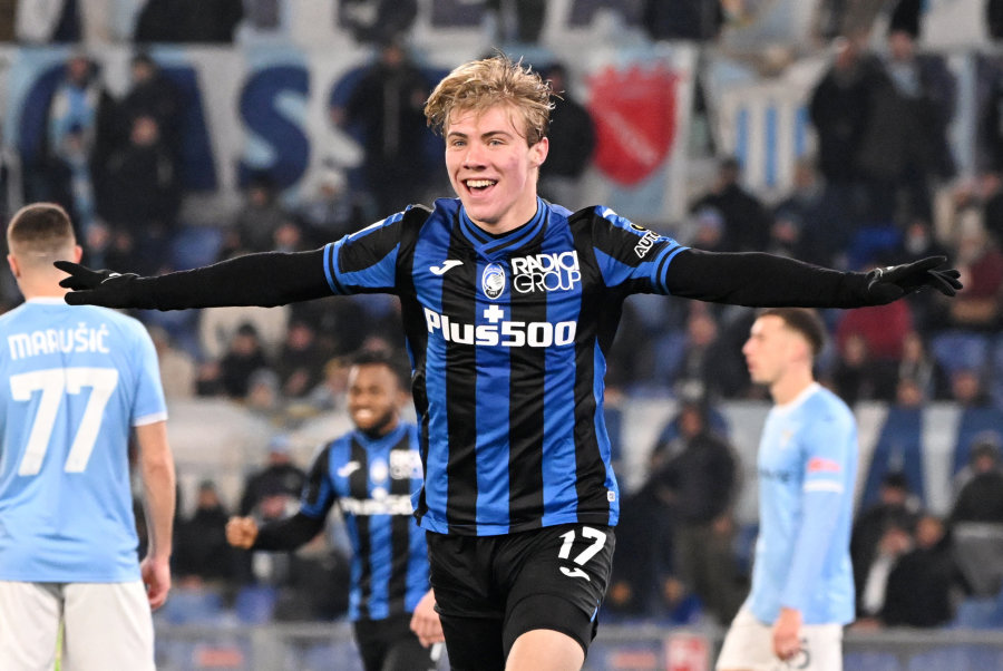 Atalanta" won a very important victory against the "Lazio" team.