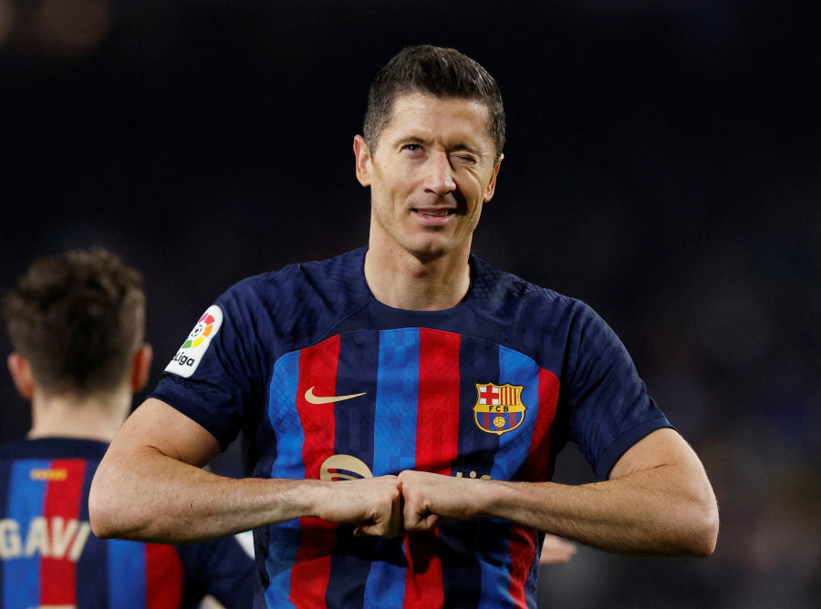 R. Lewandowski's "double" saved "Barça" in Spain