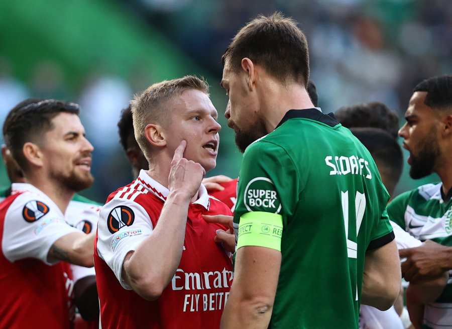 Arsenal" did not break the "Sporting" team's footballers at away