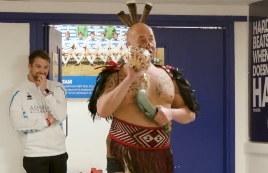 QPR coach organized a "haka" dance for players