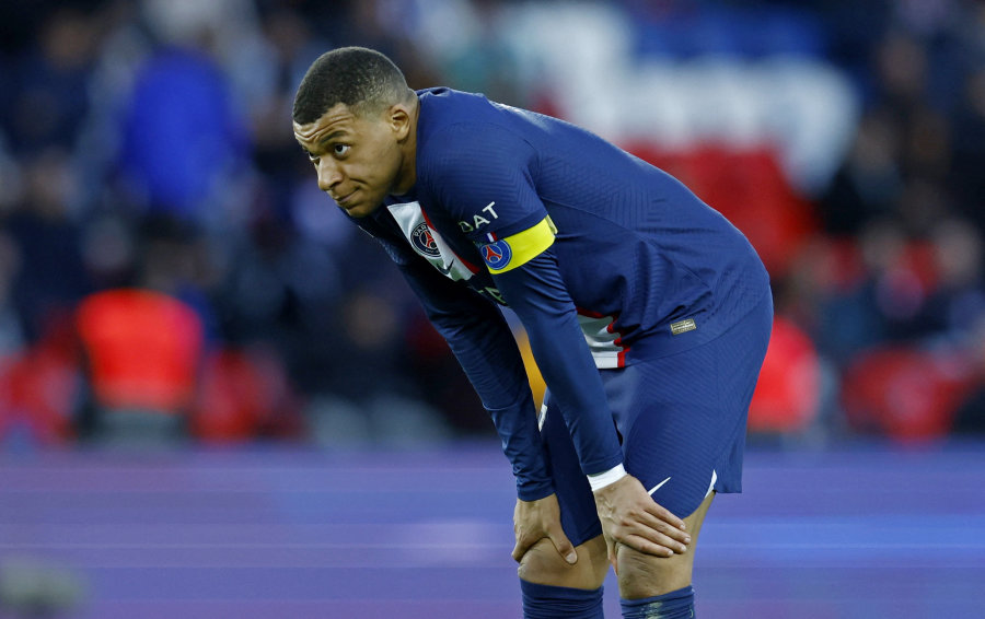 Barcelona" interested in the possibility of acquiring K. Mbappe