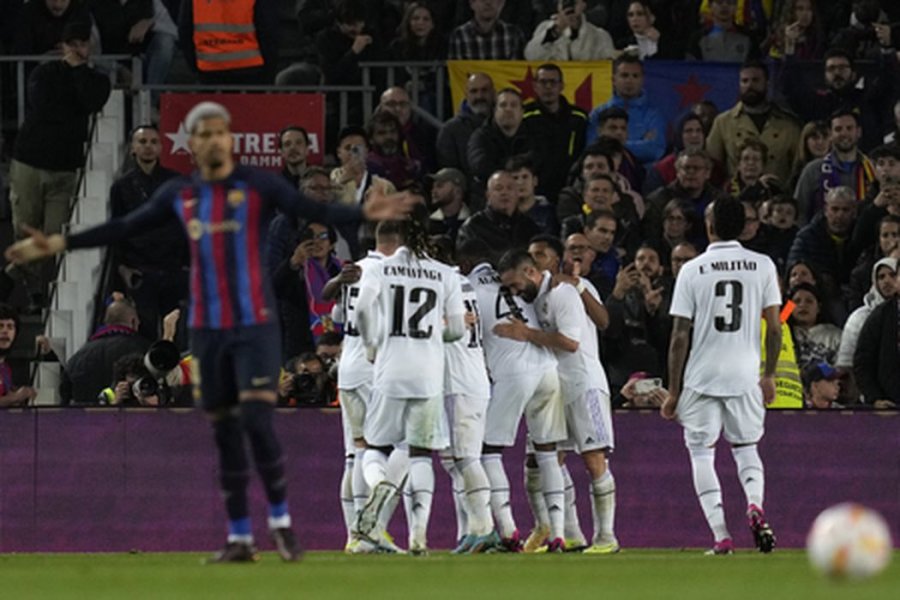 K. Benzema led "Real" to get revenge against "Barca" and advance to the "Copa del Rey" final