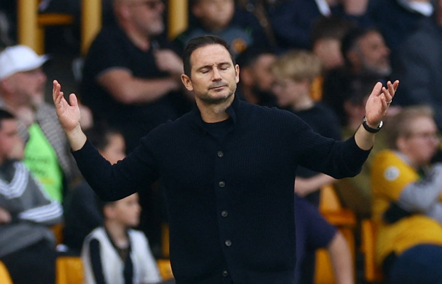 Second F. Lampard's debut at the wheel of "Chelsea" ended in defeat to "Wolves" team.