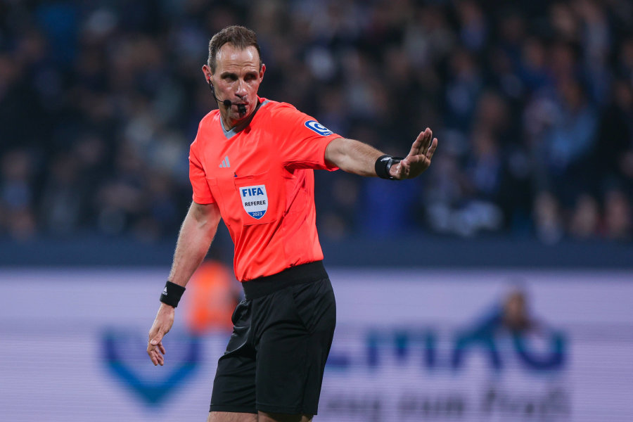 Referee of 'Borussia' mistakenly made the wrong decision: I feel like sh*t