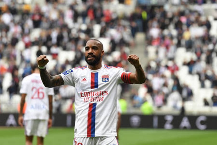 A. Lacazette demonstrated great love for the "Lyon" club