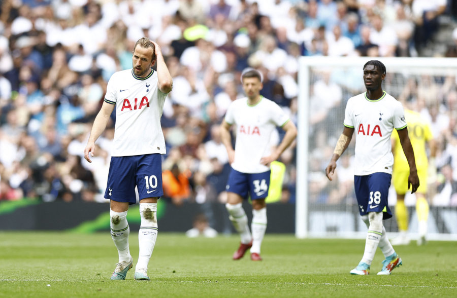 Returning to the match, "Brentford" turned "Tottenham" footballers on their heads